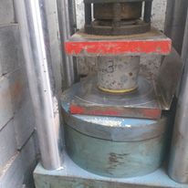 Nén Mẫu Kiểm Tra Cường Độ Bê Tông